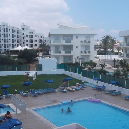 Livas Hotel Apartments Pernera Eksteriør bilde
