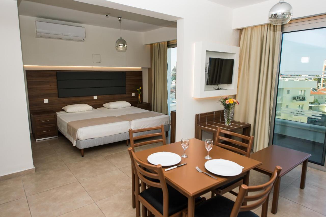 Livas Hotel Apartments Pernera Eksteriør bilde