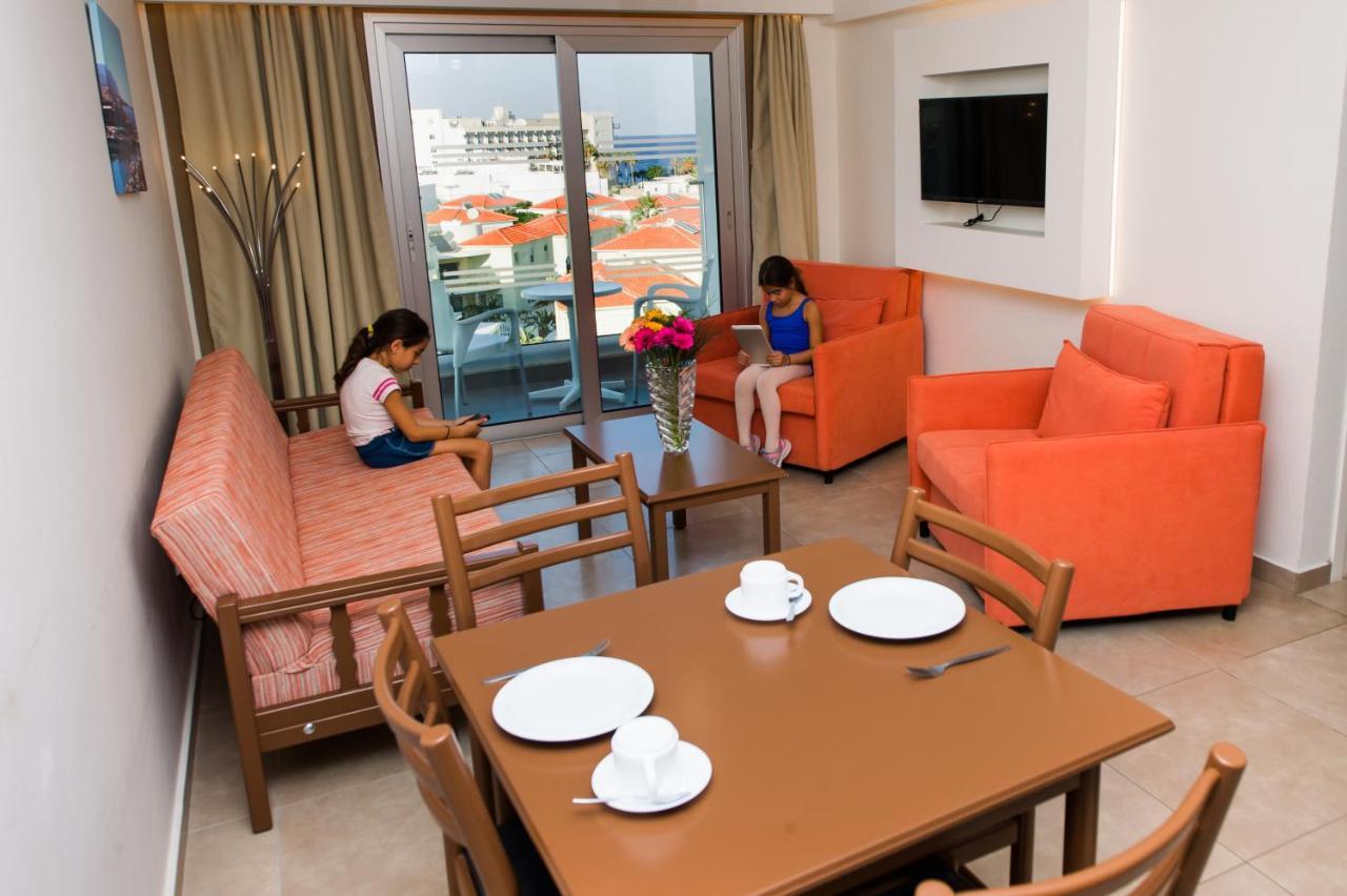 Livas Hotel Apartments Pernera Eksteriør bilde