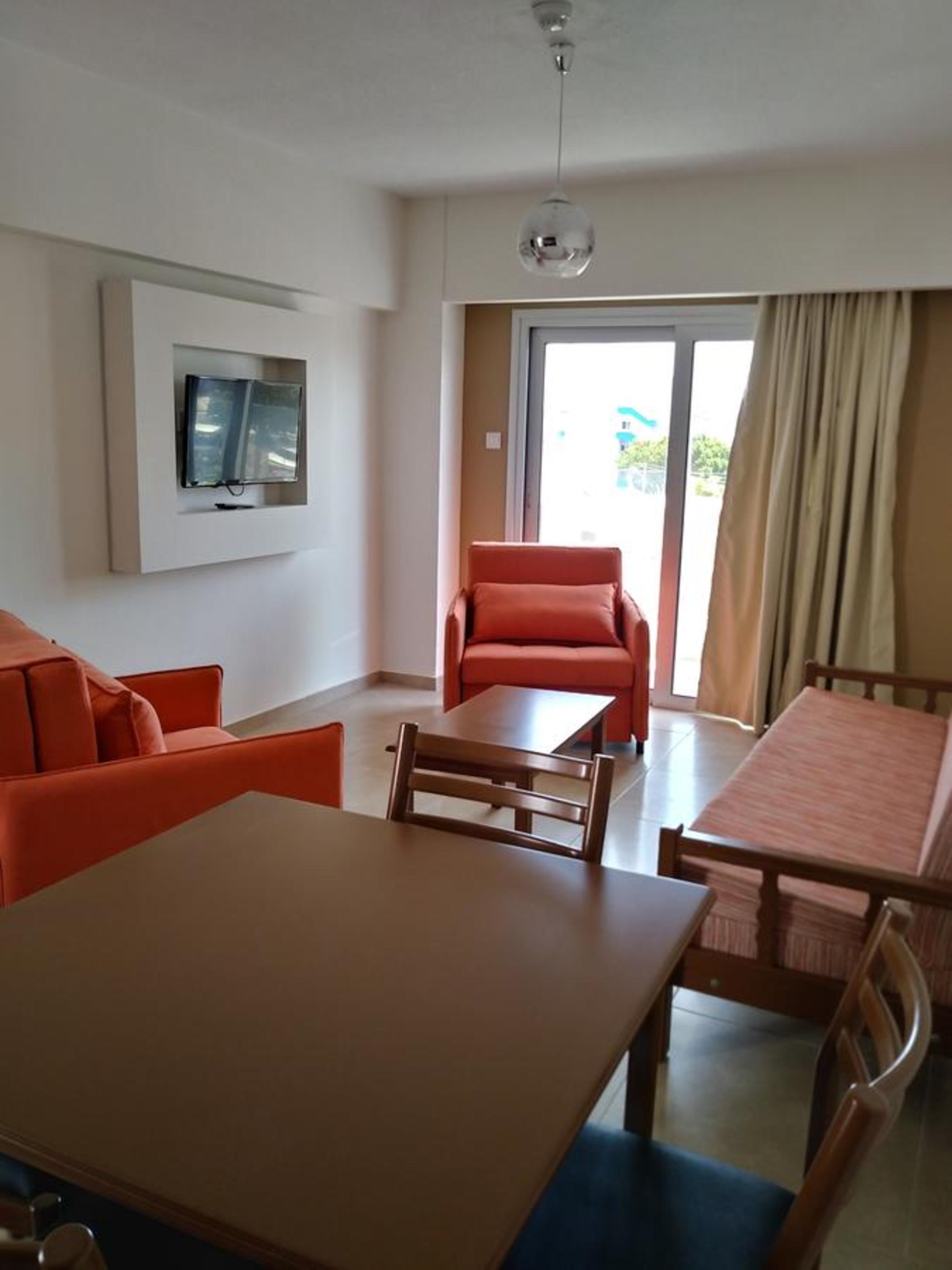 Livas Hotel Apartments Pernera Eksteriør bilde