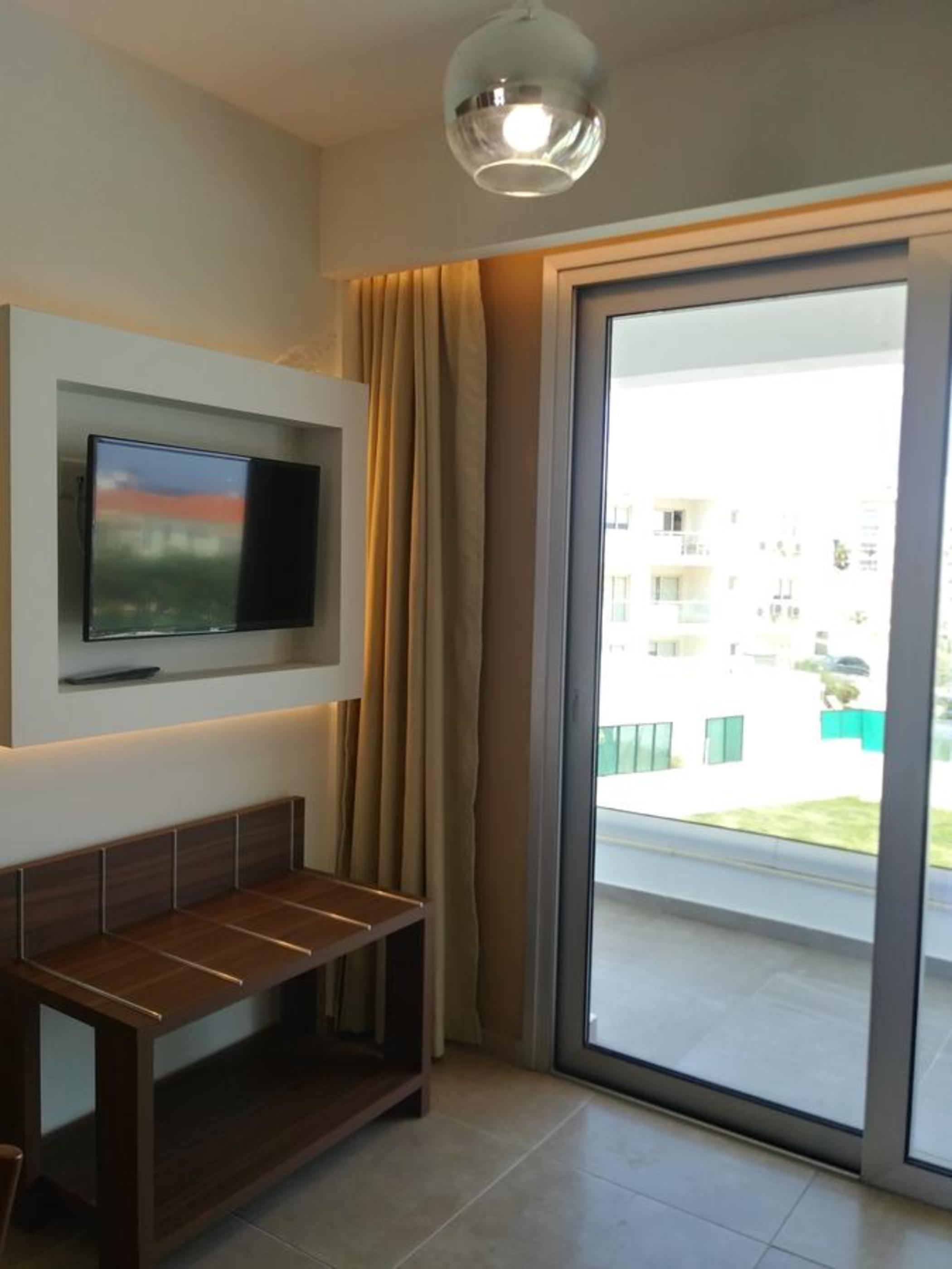 Livas Hotel Apartments Pernera Eksteriør bilde