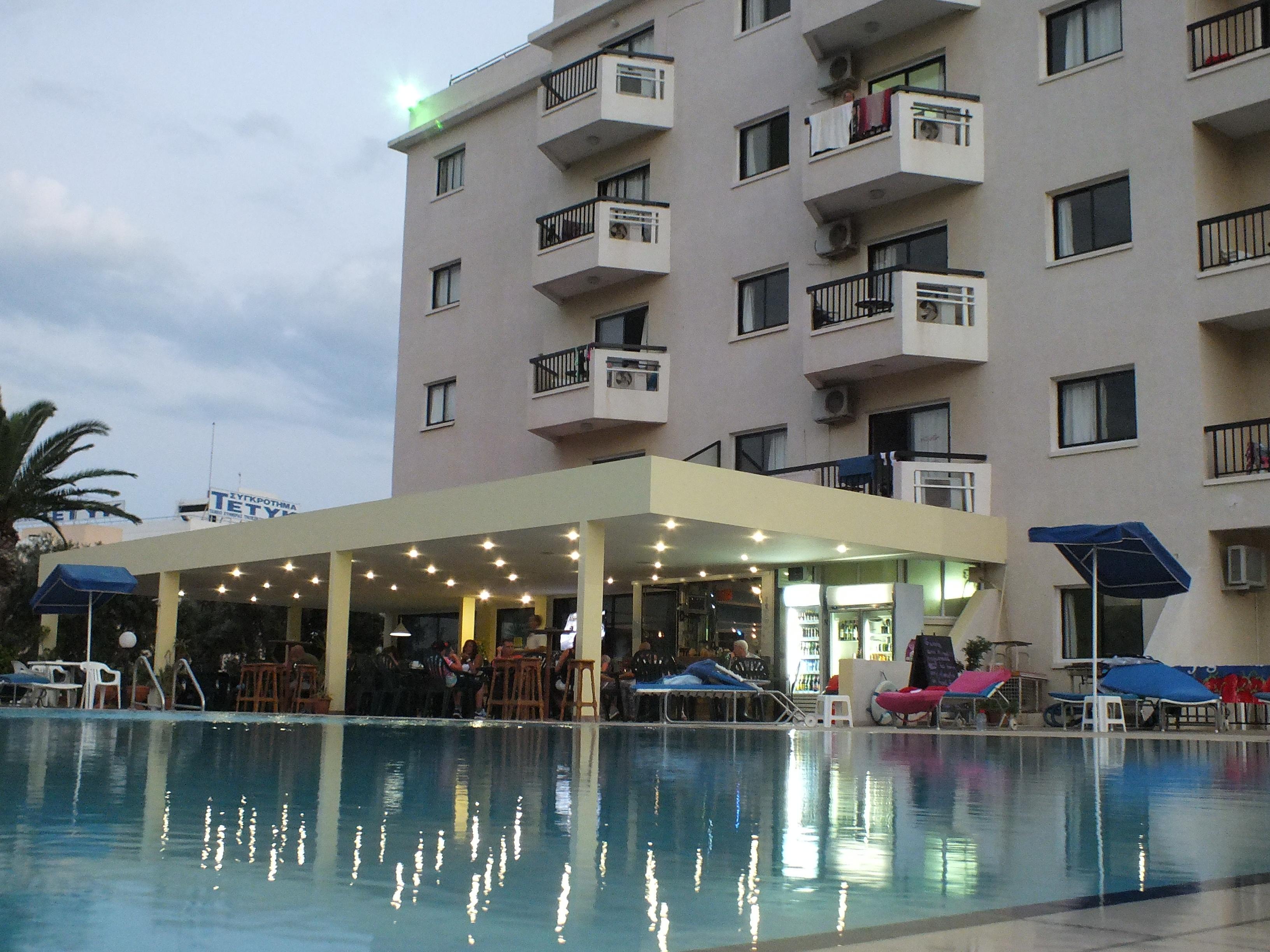 Livas Hotel Apartments Pernera Eksteriør bilde