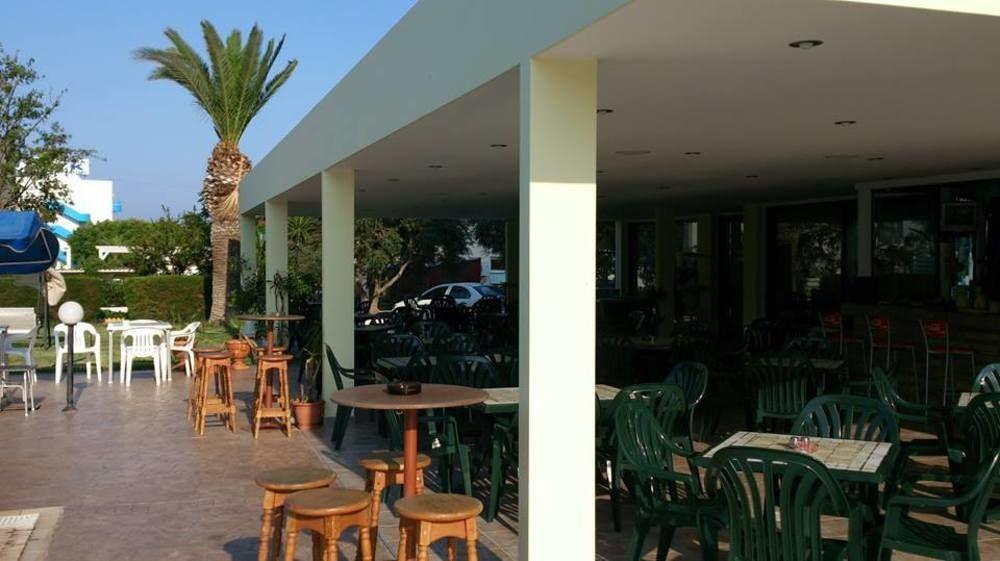 Livas Hotel Apartments Pernera Eksteriør bilde