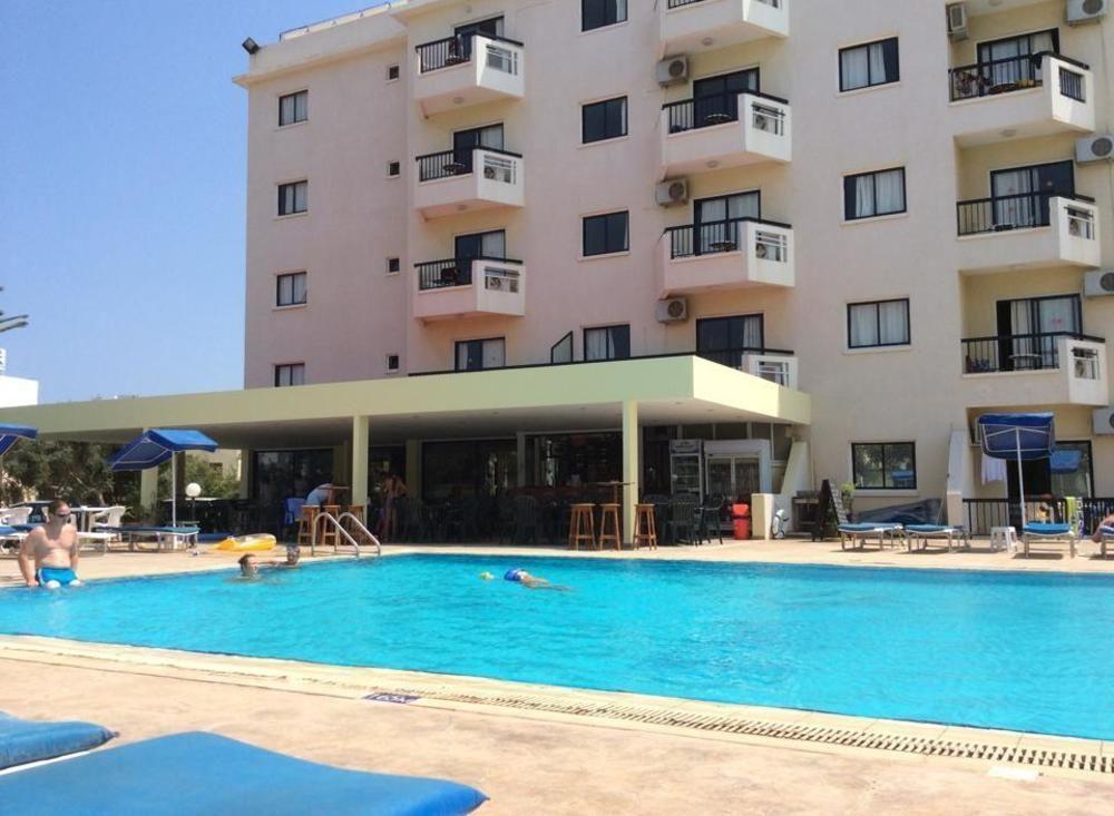 Livas Hotel Apartments Pernera Eksteriør bilde