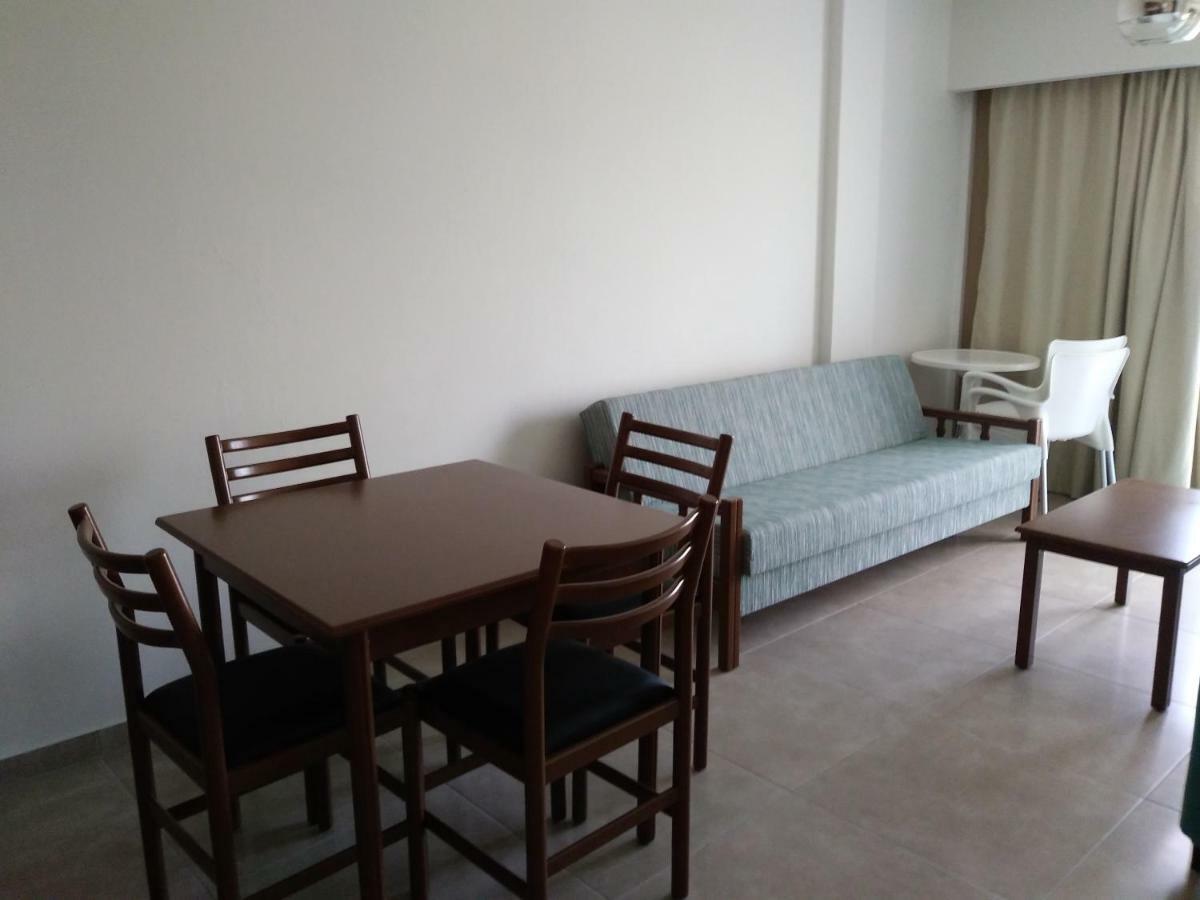 Livas Hotel Apartments Pernera Eksteriør bilde